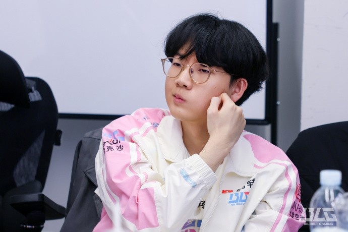 BLG发布对阵JDG赛后返图：找出问题，及时调整！