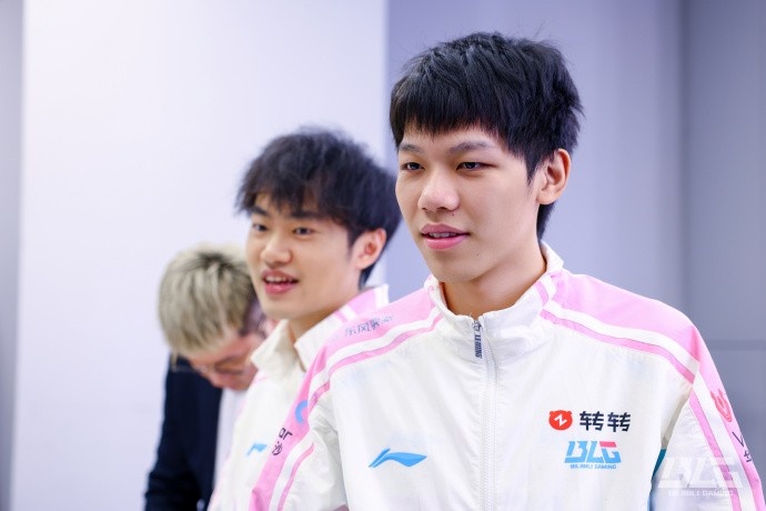 BLG发布对阵JDG赛后返图：找出问题，及时调整！