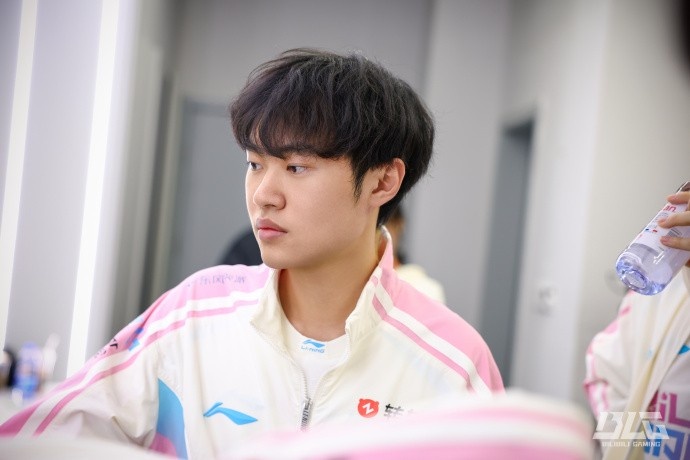 BLG发布赛后返图:认真剖析,扎实求进