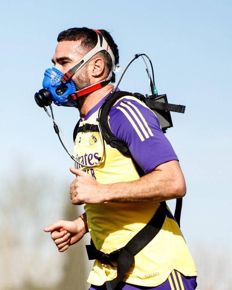 欧冠宿命之战：弗里克的新巴萨，这次能砸碎马竞的铁血魔咒吗？