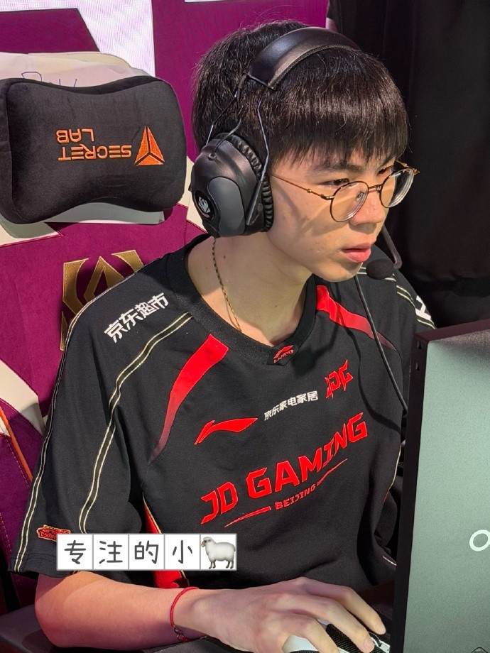 JDG分享照片回顾三月:四月继续,一起往更远的地方走